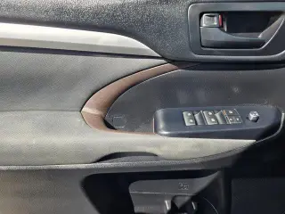 Toyota Highlander 2019 AWD LE 4dr SUV