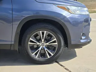 Toyota Highlander 2019 AWD LE 4dr SUV
