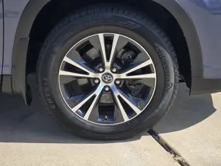 Toyota Highlander 2019 AWD LE 4dr SUV