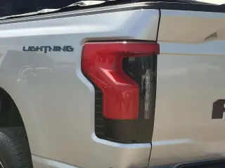 Ford F-150 Lightning 2023 AWD XLT 4p SuperCrew 5.5 ft. SB
