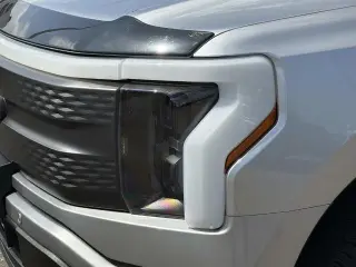 Ford F-150 Lightning 2023 AWD XLT 4p SuperCrew 5.5 ft. SB