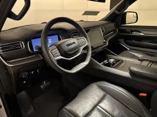 Jeep Wagoneer L 2024 4x2 Serie II 4p SUV