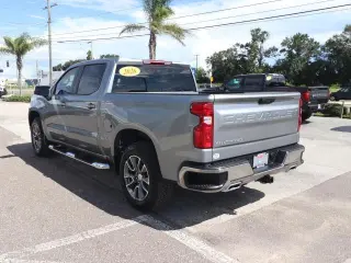 Chevrolet Silverado 1500 2026 4x4 LT 4dr Crew Cab 5.8 ft. CB con 1LT