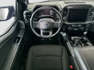 Ford F-150 2023 4x4 XL 4dr SuperCrew 5.5 ft. SB