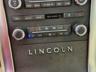 Lincoln MKS 2009 4dr Sedán