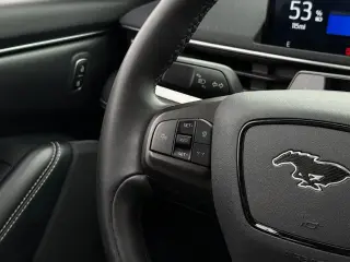 Ford Mustang Mach-E 2023 AWD Select 4dr SUV