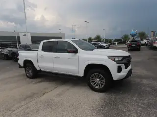 Chevrolet Colorado 2024 4x2 LT 4p Cab de Tripulante 5 ft. CB