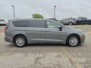 Chrysler Pacifica 2025 Select 4dr Mini-Van