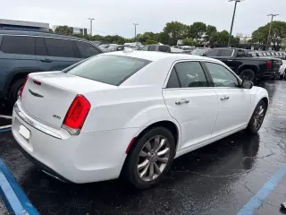 Chrysler 300 2018 AWD Limited 4dr Sedán