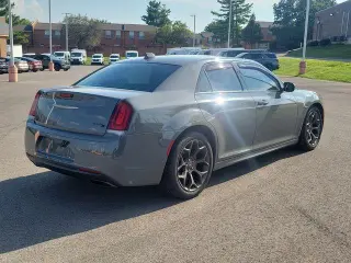 Chrysler 300 2018 S 4dr Sedán