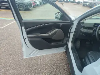 Ford Mustang Mach-E 2024 Select 4dr SUV