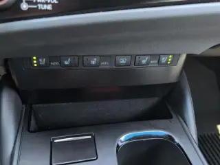 Lexus ES 300h 2024 F SPORT Handling 4dr Sedán