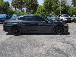 Lexus ES 300h 2024 F SPORT Handling 4dr Sedán