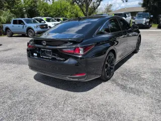 Lexus ES 300h 2024 F SPORT Handling 4dr Sedán