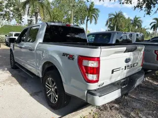 Ford F-150 2023 4x4 XL 4dr SuperCrew 5.5 ft. SB
