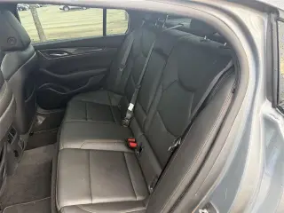 Sedán Cadillac CT5-V 2021 de 4 puertas