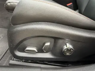 Sedán Cadillac CT5-V 2021 de 4 puertas