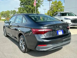 Volkswagen Jetta 2024 SE 4dr Sedán