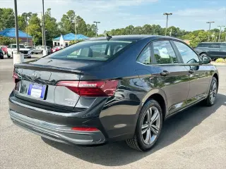 Volkswagen Jetta 2024 SE 4dr Sedán