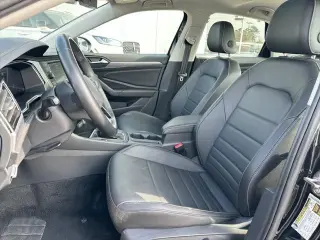 Volkswagen Jetta 2024 SE 4dr Sedán