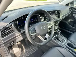 Volkswagen Jetta 2024 SE 4dr Sedán