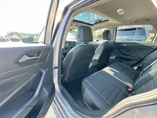 Volkswagen Jetta 2024 SE 4dr Sedán