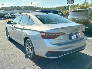 Volkswagen Jetta 2024 SE 4dr Sedán