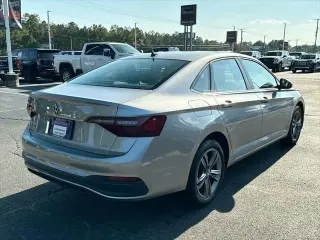 Volkswagen Jetta 2024 SE 4dr Sedán