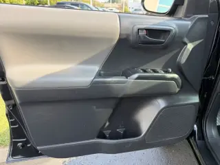 Toyota Tacoma 2022 4x4 SR V6 4dr Double Cab 5.0 ft SB