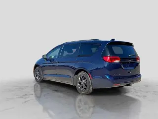 Chrysler Pacifica 2019 Limited 4dr Mini-Van