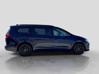 Chrysler Pacifica 2019 Limited 4dr Mini-Van