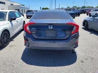 Honda Civic 2017 LX 4dr Sedan CVT