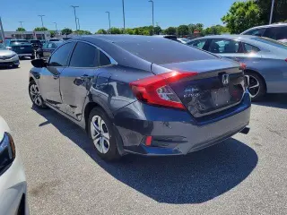 Honda Civic 2017 LX 4dr Sedan CVT