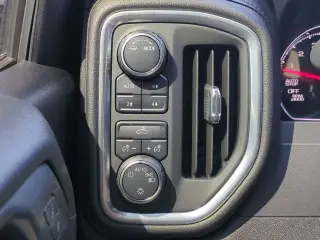 Chevrolet Silverado 1500 2021 4x4 LT 4 puertas Crew Cab intereje de 5.8 pies con el paquete 1LT