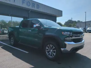Chevrolet Silverado 1500 2021 4x4 LT 4 puertas Crew Cab intereje de 5.8 pies con el paquete 1LT