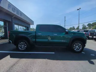 Chevrolet Silverado 1500 2021 4x4 LT 4 puertas Crew Cab intereje de 5.8 pies con el paquete 1LT