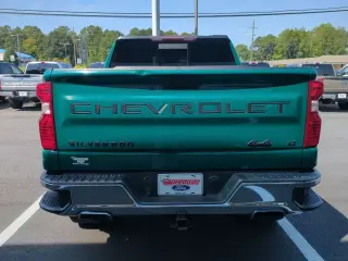 Chevrolet Silverado 1500 2021 4x4 LT 4 puertas Crew Cab intereje de 5.8 pies con el paquete 1LT