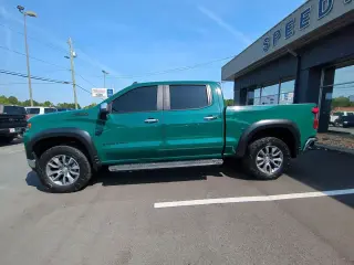 Chevrolet Silverado 1500 2021 4x4 LT 4 puertas Crew Cab intereje de 5.8 pies con el paquete 1LT