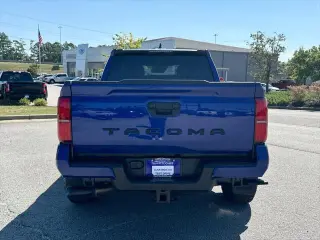 Toyota Tacoma 2025 4x2 SR5 4dr Double Cab 5.0 ft SB