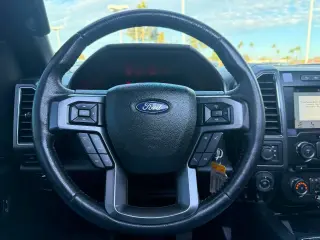 Ford F-150 2018 4x4 King Ranch 4dr SuperCrew 5.5 ft. SB
