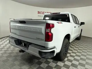 Chevrolet Silverado 1500 2024 4x4 Custom 4p Cab de Tripulación 5.8 ft. SB