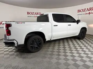Chevrolet Silverado 1500 2024 4x4 Custom 4p Cab de Tripulación 5.8 ft. SB