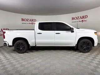 Chevrolet Silverado 1500 2024 4x4 Custom 4p Cab de Tripulación 5.8 ft. SB
