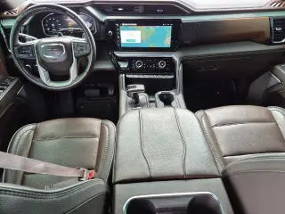 GMC Sierra 1500 2023 4x4 Denali 4p Cabaña de Tripulación 5.8 pies de caja larga