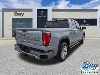 GMC Sierra 1500 2023 4x4 Denali 4p Cabaña de Tripulación 5.8 pies de caja larga
