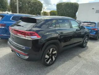 Volkswagen Atlas Cross Sport 2026 SE 4dr SUV con Tecnología