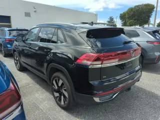 Volkswagen Atlas Cross Sport 2026 SE 4dr SUV con Tecnología
