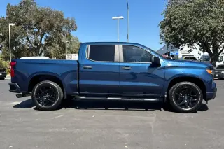 Chevrolet Silverado 1500 2023 4x2 Custom 4dr Crew Cab 5.8 ft. SB