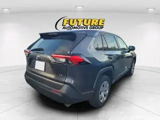 Toyota RAV4 2023 LE 4dr SUV