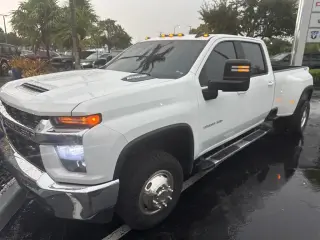 Chevrolet Silverado 3500HD 2023 4x4 LT 4 puertas Crew Cab SRW